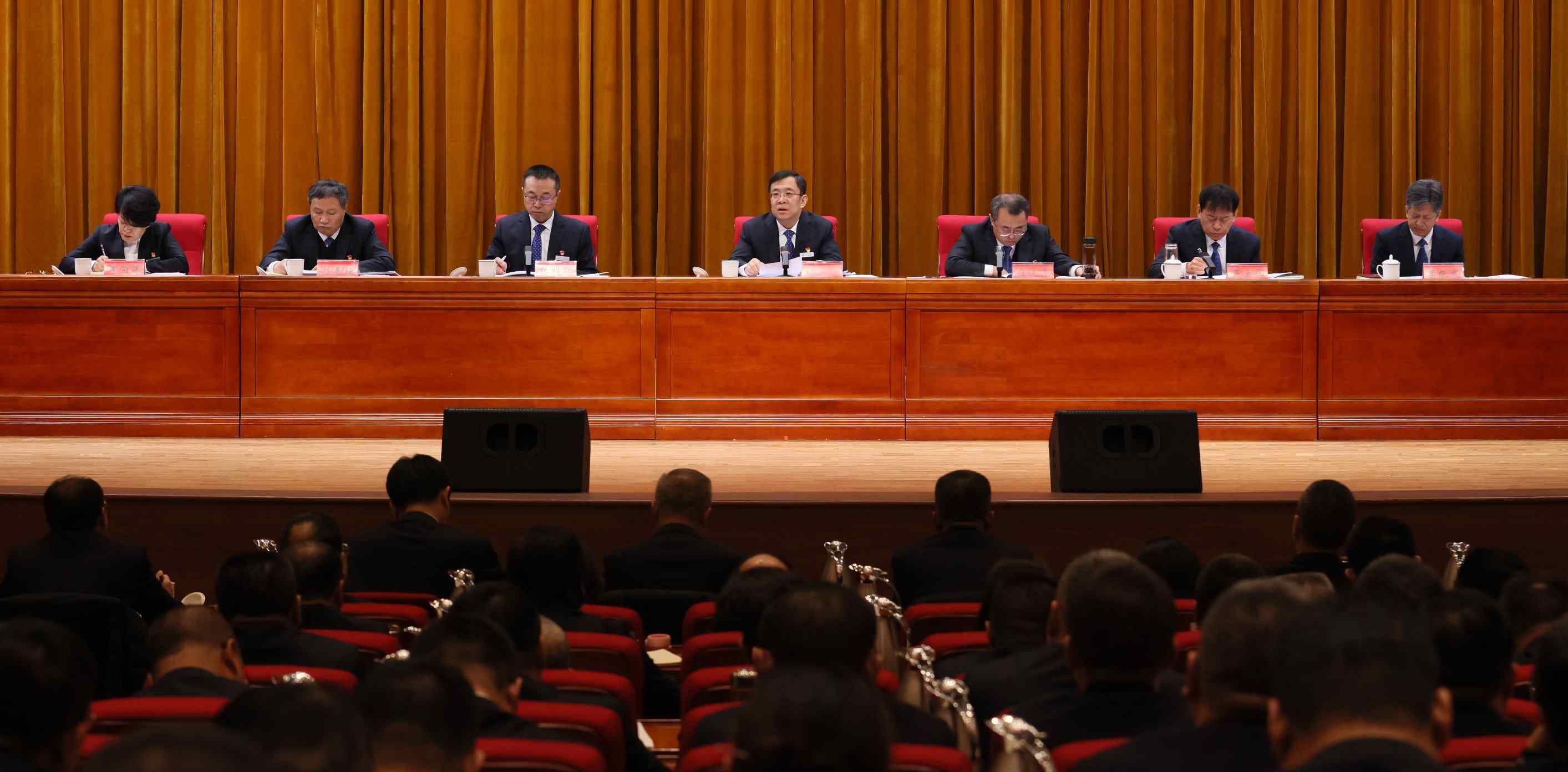 堅持強化黨建統領 堅定走高質量發(fā)展道路 做踐行金融政治性人民性的排頭兵